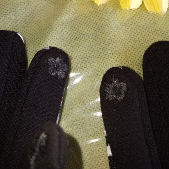 faux fur gloves - Picture 3 of 5